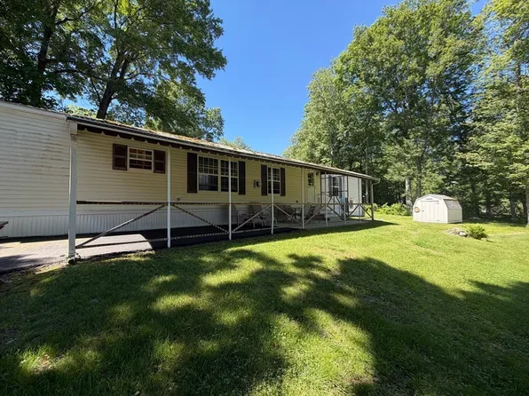 16 Tyler St, Brookfield, MA 01506
