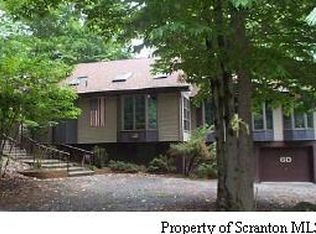 60 Wallenpaupack Dr, Lake Ariel, PA 18436