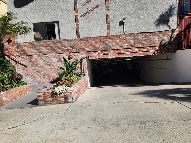 11630 Chenault St #3 — Photo 29