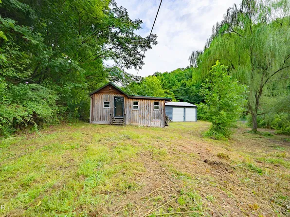 6001 Cherokee Indian Cir, Tallassee, TN 37878