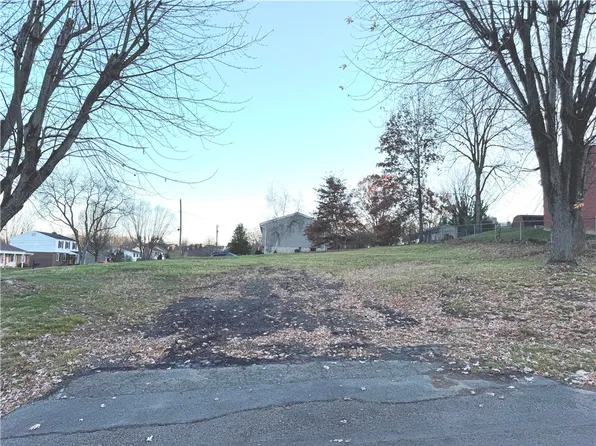 101 W Fair Meadows Dr, Canonsburg, PA 15317