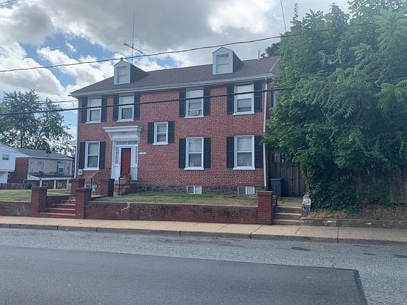 2nd image of 1408 W 2nd St