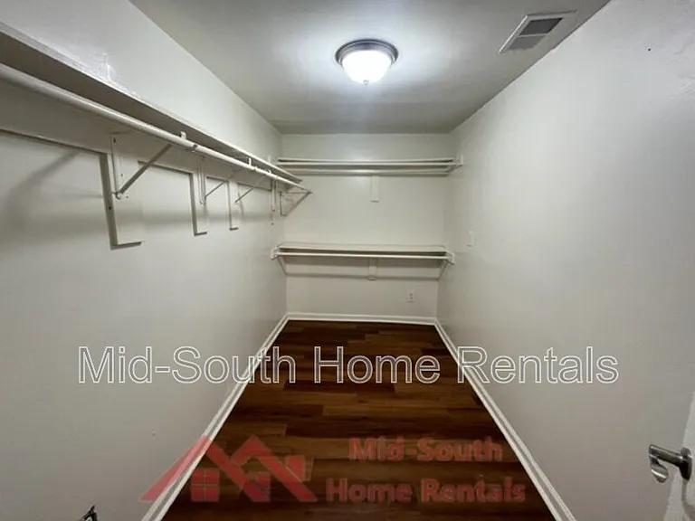 858 Eyers Rd — Photo 15