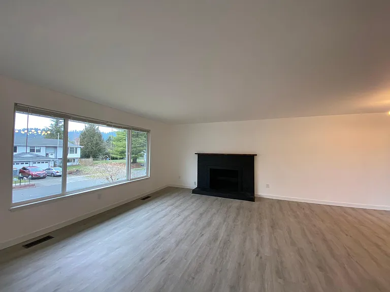 4401 NE 24th St — Photo 29