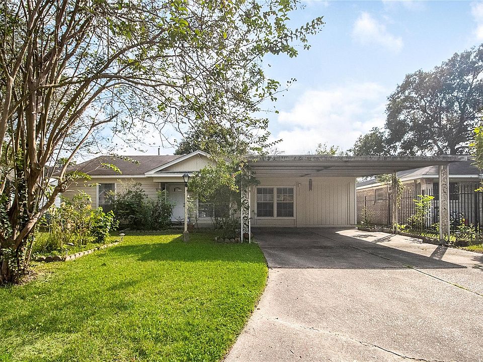 1st image of 4822 Charriton Dr