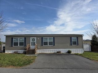 89 Lobin Rd, East Earl, PA 17519
