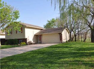 1132 Pembroke Rd, Augusta, KS 67010
