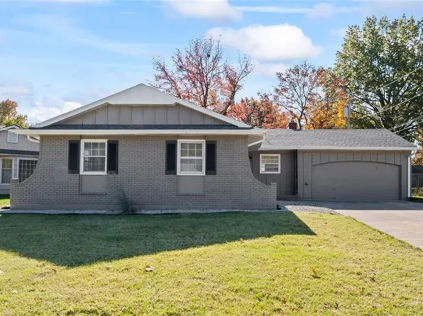 8615 E 87th St, Raytown, MO 64138