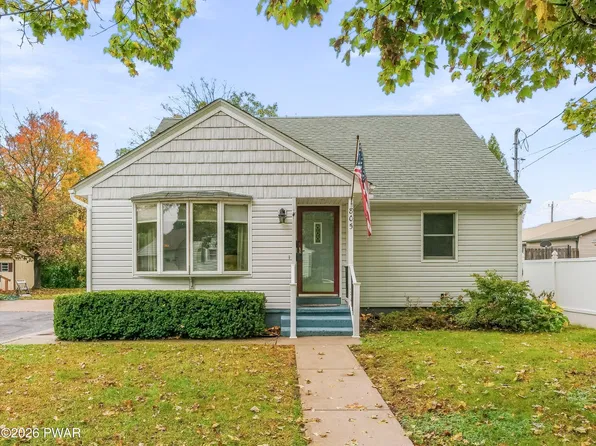 805 Avenue N, Matamoras, PA 18336