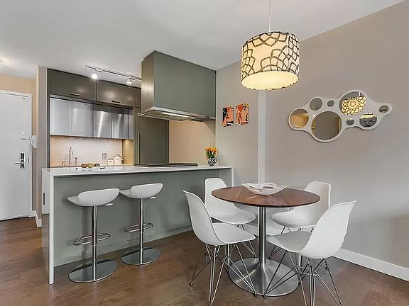 2nd image of 225 Rector Pl APT 6M