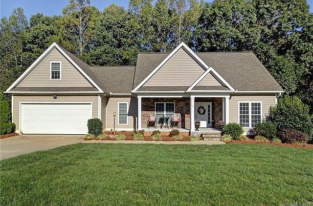 1st image of 160 Pleasant Dr #25