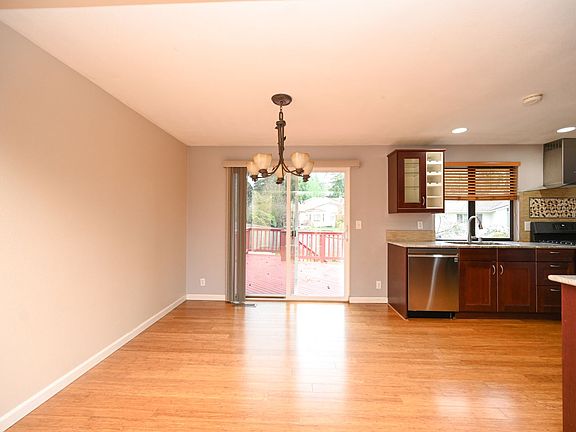 5th image of 3405 172nd Ave NE
