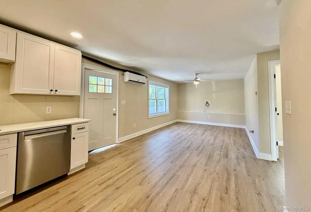 61 South, Warwick (Village), NY 10990 — Photo 3