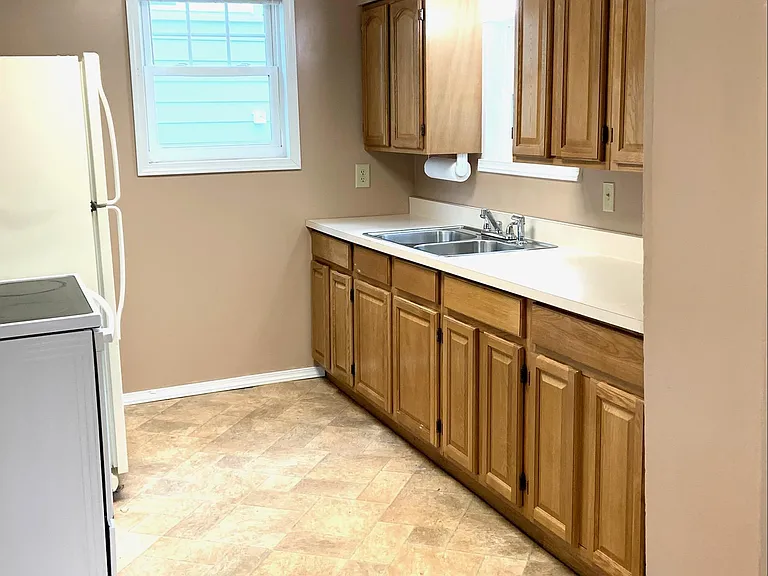 609 Chestnut Ave — Photo 3