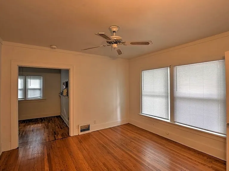 310 N Pine St #5 — Photo 2