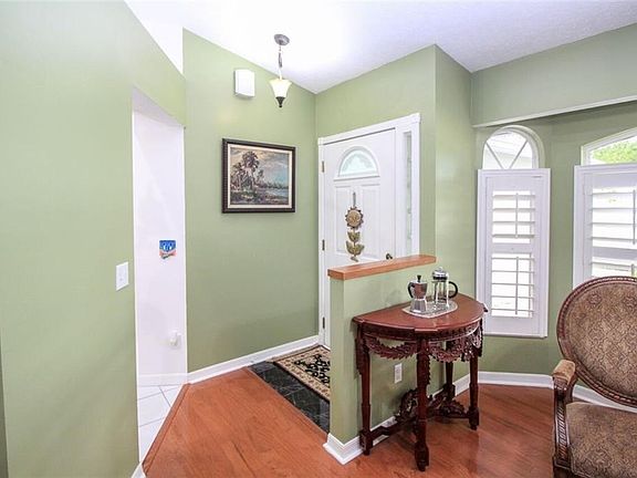3rd image of 2040 NE Hoya Calle