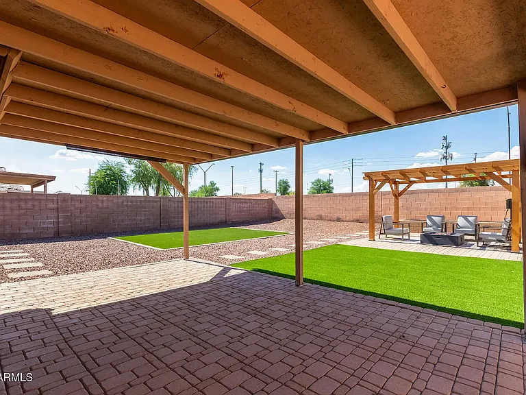 15864 W Anasazi St — Photo 30