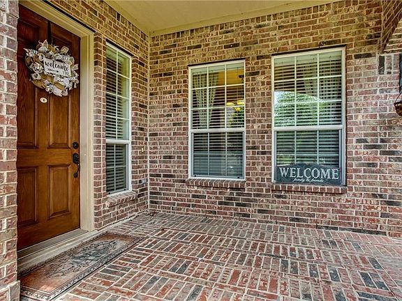 3rd image of 2639 Greyhawk Dr