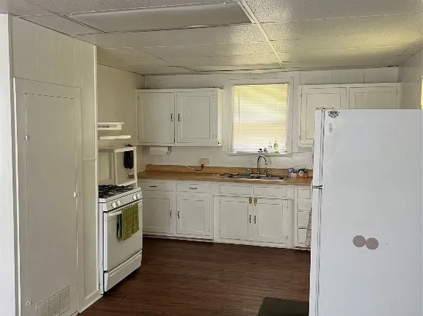 317 N Elm St, Muenster, TX 76252