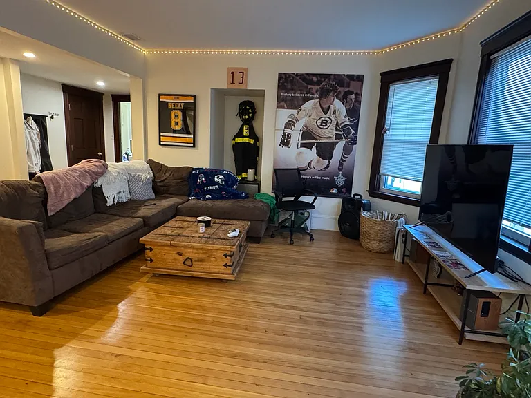 346 Faneuil St #4 — Photo 10