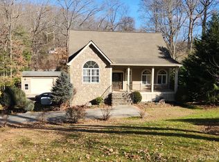 131 Shelly Dr, Hendersonville, NC 28792