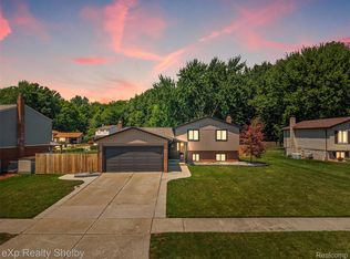 32977 Redbud Pkwy, Chesterfield, MI 48047