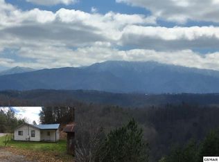 2101 Upper Middle Creek Rd, Sevierville, TN 37876