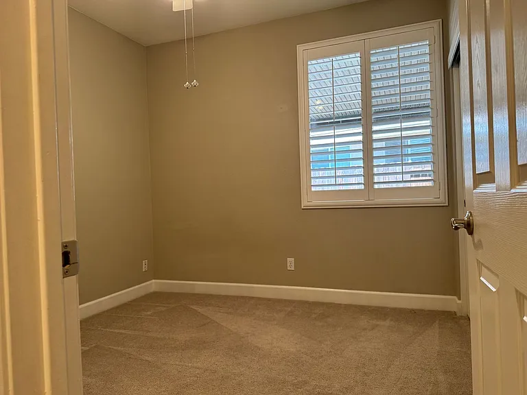 576 Sutherland Ranch Ln — Photo 15