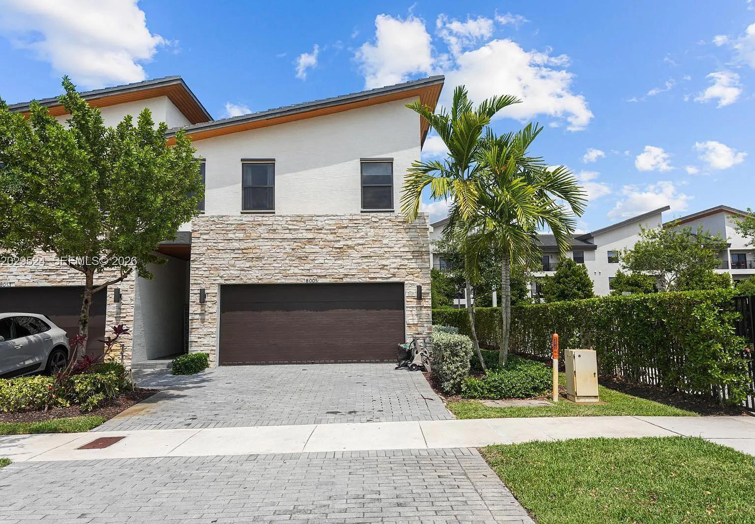 3 bed, 2.5 bath, 1910 sqft, $4,850 — Photo 1