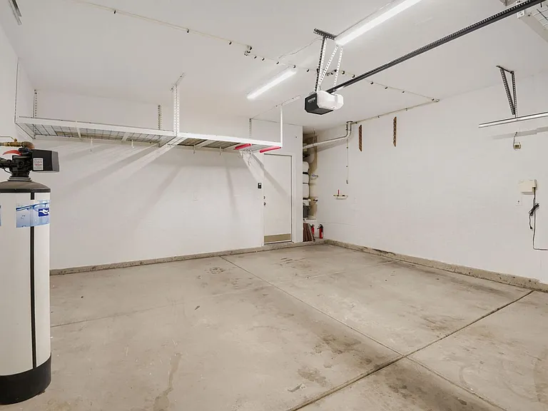 879 Cool Aquamarine St — Photo 20