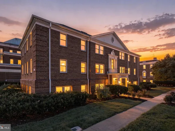 718 S Washington St APT 101, Alexandria, VA 22314
