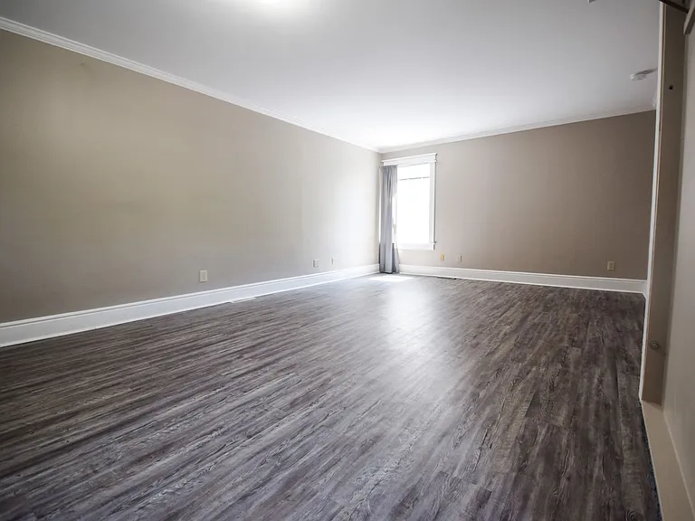 224 James Ave — Photo 33