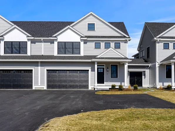 24 Fellows Rd APT 2, Ipswich, MA 01938