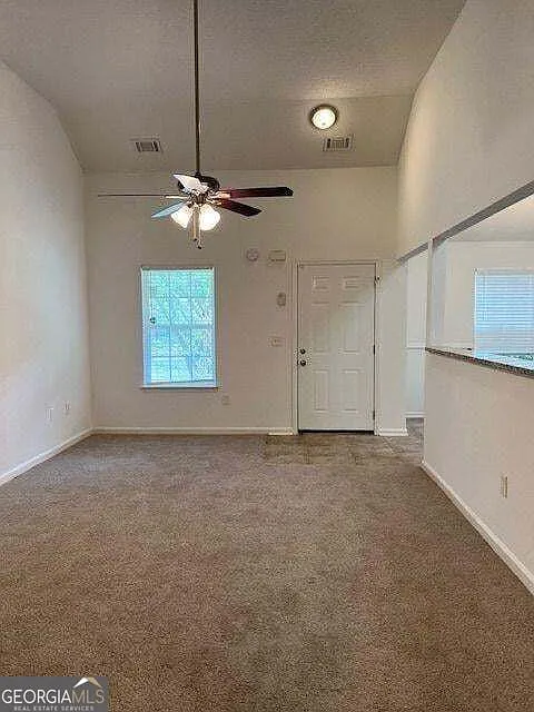 4 bed, 2.0 bath, 1548 sqft, $2,000 — Photo 2