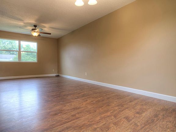 5th image of 1836 Dunraven Dr