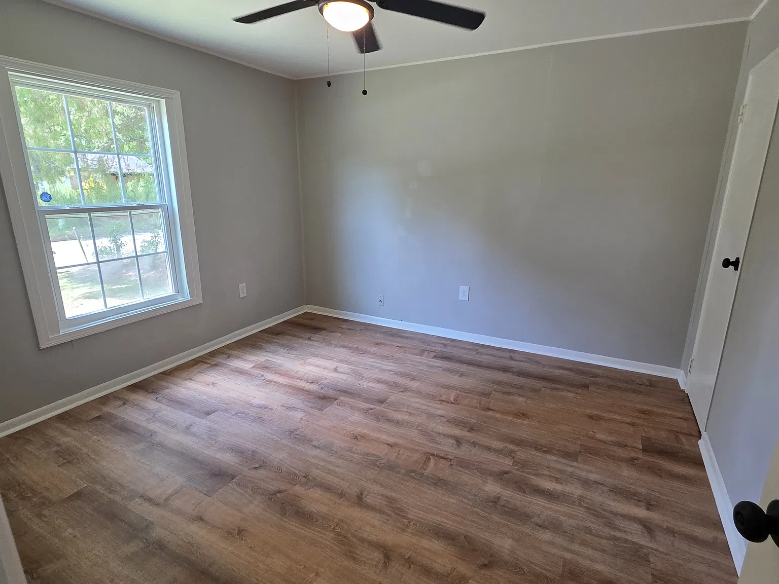 3 bed, 1000 sqft, $1,550 — Photo 4