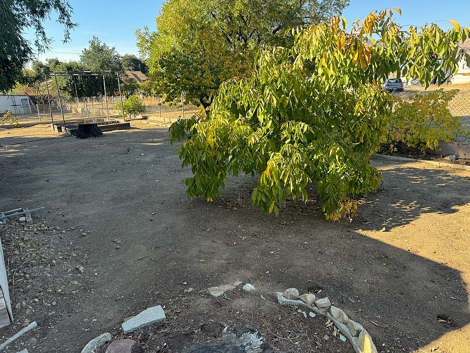 1st image of 34752 Acacia Ave