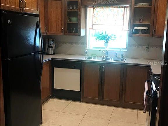 4th image of 1011 W Gaucho Cir