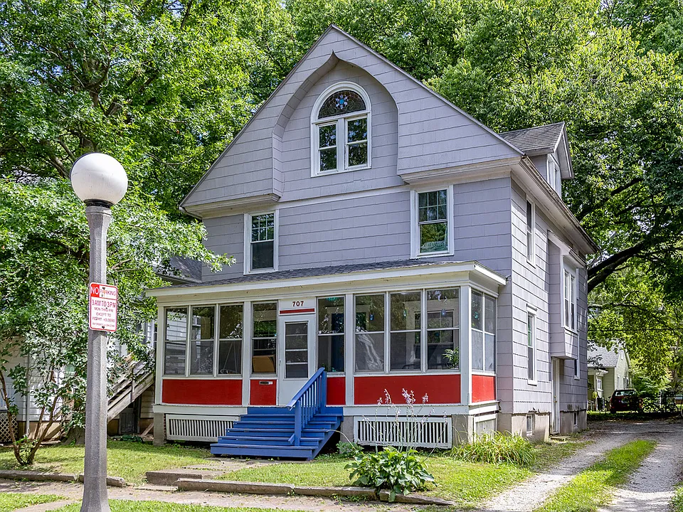 707 W High St