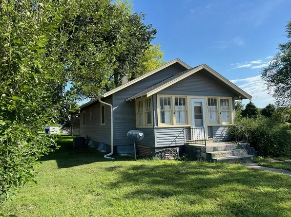 311 W 6th St, Brule, NE 69127