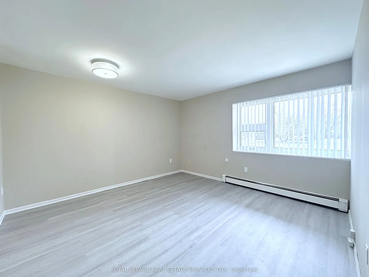 Building Photo - 32 Carluke Cres #103