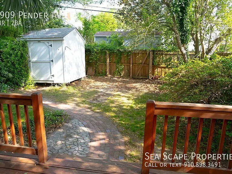 1909 Pender Ave — Photo 38