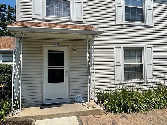 2nd image of 423 James Ct Unit B