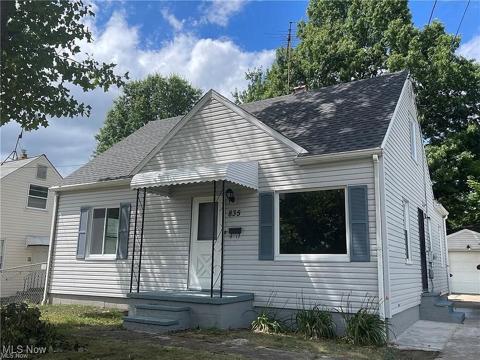 1st image of 835 E Archwood Ave