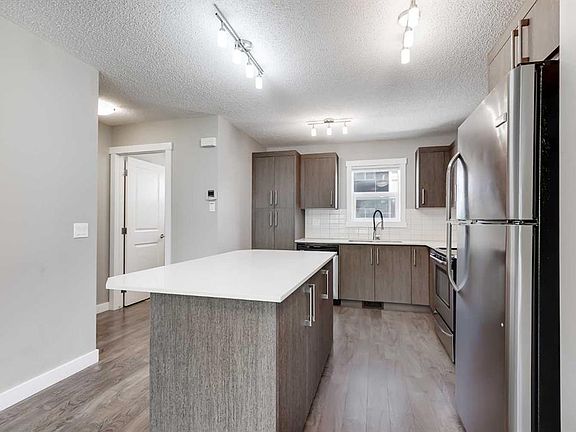 3rd image of 1225 N Kings Heights Way SE #606