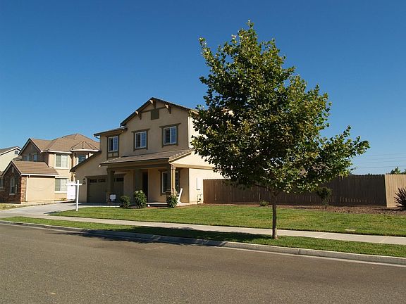 4th image of 3725 Skeena Ave