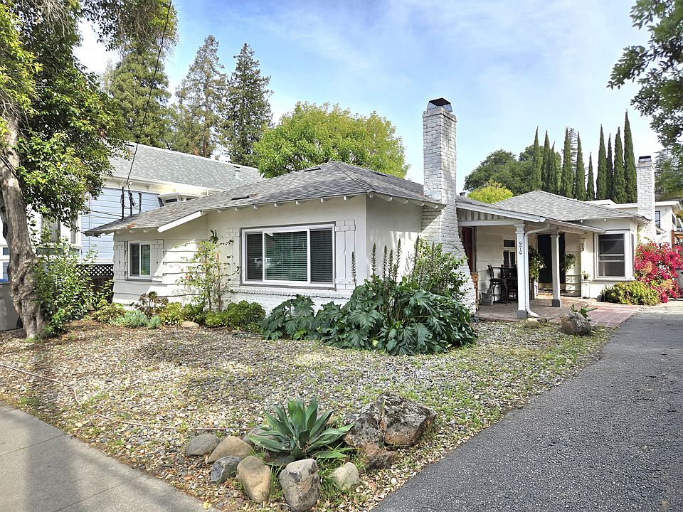 Front yard view from W. Taylor St.