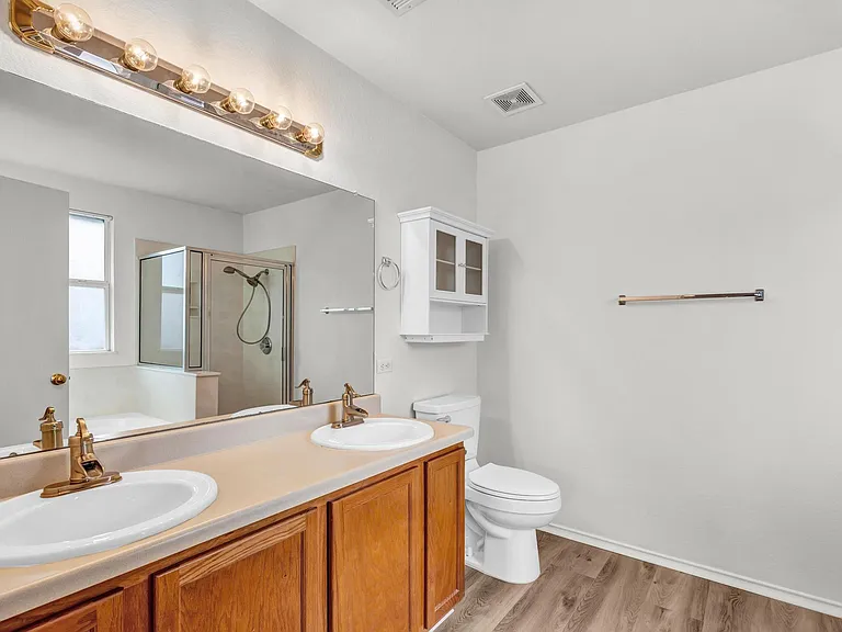 609 Golden Gate Dr — Photo 9