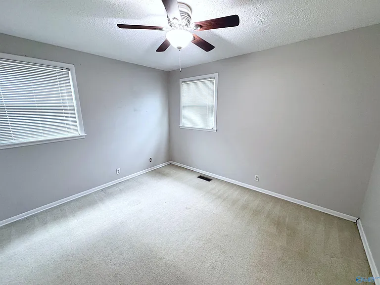 11406 Crestfield Dr SE — Photo 24