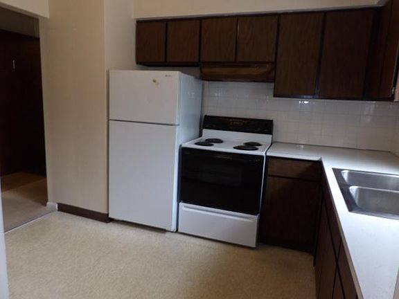5th image of 970 Patricia Dr APT 1
